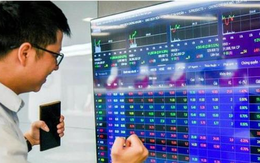 Chuyên gia: VN-Index lên đỉnh nhưng định giá vẫn “rẻ”, nhiều cổ phiếu vẫn còn cách xa đỉnh 2025