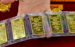 Từ nay, đi bán vàng trên 5 triệu đồng bắt buộc phải chuyển khoản, cố tình sai phạm bị phạt tới 20 triệu