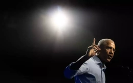 Cựu Tổng thống Mỹ Obama giải thích phát biểu về người ngoài hành tinh