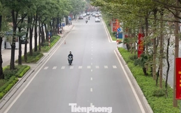 Hà Nội mùng 1 Tết: Khi 'điểm đen' ùn tắc hóa đường rộng thênh thang