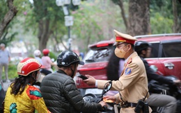 Hơn 800 tài xế bị phạt nồng độ cồn chỉ trong buổi trưa ngày mùng 1 Tết