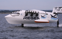 Phà chở khách có cánh lướt trên bờ biển Mỹ, nhắm cả mục đích quân sự