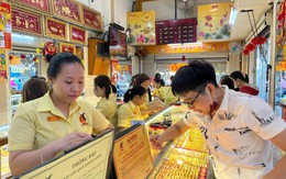 Ngay Tết, hàng loạt cửa hàng vàng ra thông báo nóng