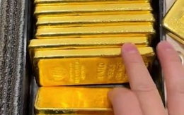 Phát hiện 15kg vàng “bốc hơi” khỏi két sắt nhưng lại nhận về chiếc Lamborghini, người phụ nữ vẫn báo công an