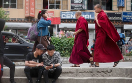 Quốc gia "hạnh phúc nhất thế giới" ra quyết định khiến thế giới ngỡ ngàng: Sau 1 năm, cái kết thành phũ phàng