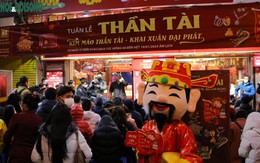 Chưa đến Vía Thần Tài, vì sao hàng loạt công ty vàng bạc đã đua nhau khai trương từ mùng 4 Tết ?