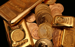 Giá vàng neo cao khi nhà đầu tư ‘căng mắt’ theo dõi lãi suất Fed và biến động địa chính trị