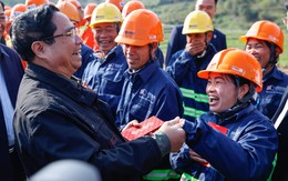 Thăm đại công trường dự án 25.000 tỷ, Thủ tướng biểu dương "vua đào hầm" VN, yêu cầu chốt ngày về đích