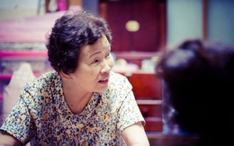 Tết về quê biếu bố mẹ chồng 26 triệu đồng sửa nhà, vừa bước vào phòng ngủ, con dâu lập tức đặt vé về lại thành phố