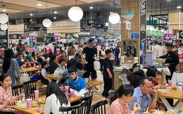 Rời mâm cỗ Tết, dân Thủ đô đổ xô đi 'giải ngán'