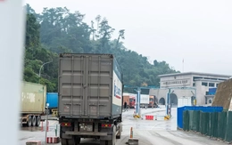 Hơn 1.400 xe chở hàng sang Trung Quốc qua cửa khẩu Lạng Sơn dịp Tết