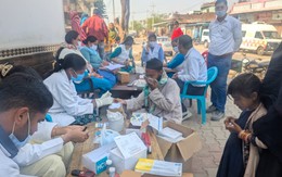 Ấn Độ lập trại y tế dã chiến, xét nghiệm diện rộng sau khi 7 trẻ tử vong liên tiếp chỉ sau 48 giờ phát bệnh