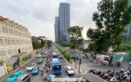 Bất ngờ hình ảnh đường phố TPHCM trong sáng đầu tiên đi làm sau Tết