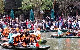 Du lịch Ninh Bình thăng tiến vượt bậc, đón lượng khách đứng thứ 2 cả nước