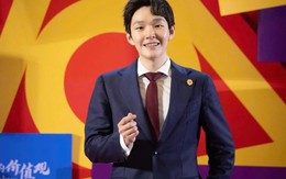 Tỷ phú giàu hơn Donald Trump, CEO Starbucks sau 1 đêm: Thạc sĩ Thanh Hoa, 24 tuổi làm ông chủ tập đoàn dược phẩm lớn nhất châu Á