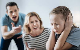 Vì sao cha mẹ hay than phiền không thể nuôi con hạnh phúc?