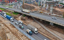 Cầu vượt Tân Vạn thử nghiệm phân luồng