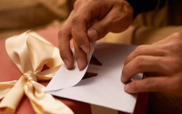 Tết nguyên đán sắp tới, có nên biếu quà cho sếp hay không? Người EQ cao hành động tinh tế, được lòng cấp trên