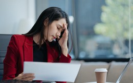 Ngủ đủ giấc vẫn lờ đờ cuối ngày: liệu dân văn phòng có đang bỏ quên đôi mắt?