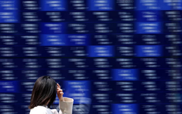 Nhà đầu tư thế giới tháo chạy khỏi tài sản rủi ro, cổ phiếu công nghệ tụt sâu, Bitcoin sắp mất mốc 60.000 USD: Nỗi sợ nào đang hiện hữu?