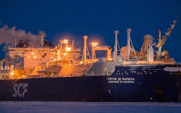 Chuyện gì đây: Cứ 32 tiếng lại có một tàu LNG Nga lại cập cảng EU