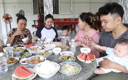 Chủ nhật này thật đặc biệt - Tết đến sớm từ "bữa cơm đủ", hạnh phúc là khi nhà mình còn có nhau