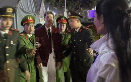 Nam ca sĩ đình đám sinh năm 1997 được hỗ trợ việc này