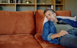 Bác sĩ tim mạch nói thật: 5 thói quen này khiến huyết áp tăng "phi mã", sức khỏe trái tim lâm nguy