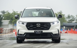 Vì sao Honda CR-V hybrid bản RS lắp ráp chỉ giảm 9 triệu so với xe nhập khẩu Thái Lan?