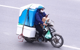 Phớt lờ nguy hiểm, nhiều người vẫn mải mê gọi điện, nghe nhạc khi lái xe