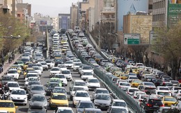 Iran là “siêu cường dầu khí”, kinh tế lạm phát hơn 40%