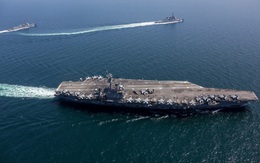 Iran phóng 4 tên lửa đạn đạo tấn công tàu sân bay Mỹ USS Abraham Lincoln