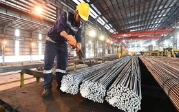 Doanh nghiệp 'đứng ngồi không yên' vì giá thép 'nhảy múa' theo xăng dầu