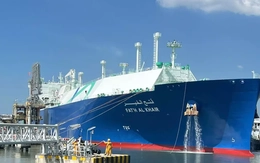 Tàu chở 63.000 tấn LNG rời 'chảo lửa' Trung Đông về tới TPHCM