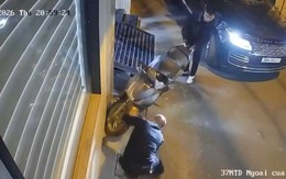 Chọc thủng lốp xe SH dựng bên đường, tài xế xe Range Rover khai gì?