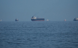 Giảm sức nóng tuyến chở dầu ở eo biển Hormuz