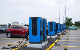Tỷ phú Phạm Nhật Vượng tung 10.000 tỷ xây 99 "siêu trạm sạc", phục vụ 100 ô tô điện cùng lúc