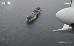 Thủy thủ bỏ đi, tàu Nga chở 900 tấn dầu trôi dạt giữa biển, châu Âu cảnh báo nguy hiểm: Chuyện gì đã xảy ra?