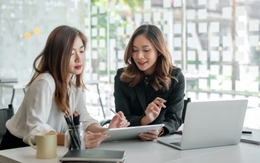 Mừng cưới đồng nghiệp 7 triệu đồng nhưng nhận lại quà là chiếc cốc cũ, tôi cắt đứt quan hệ: 6 tháng sau hối hận vì lý do không ngờ