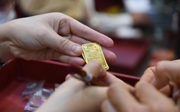 Giá vàng hôm nay 178,4 triệu đồng/lượng: Người mua vàng ở “đỉnh giá” tháng 3 đang lỗ hơn 15 triệu đồng!