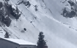 Cabin cáp treo văng khỏi dây và rơi xuống sườn núi, hành khách bên trong tử vong