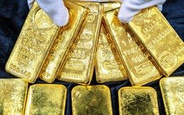 Giá vàng thế giới lao thẳng xuống mốc 4.700 USD/ounce