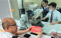 Khách hàng gửi tiết kiệm 5,7 tỷ đồng: 1 năm sau nhận về số tiền khó tin