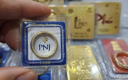 Giá vàng trên thị trường hơn 18 triệu đồng/chỉ, vì sao nhiều người mua được với giá hơn 17 triệu đồng/chỉ?