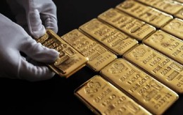 Hàng chục tấn vàng “rời kho” nhanh chóng giữa cơn bão, quỹ vàng lớn nhất thế giới còn nắm bao nhiêu?