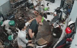 Xuất hiện clip thứ 2 vụ người đàn ông ở Hà Nội bị 3 đối tượng lạ kéo từ trong nhà ra ngoài đánh