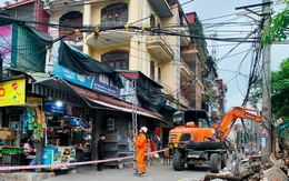 Hà Nội: Giải tỏa chợ cóc tồn tại hàng chục năm tại khu vực giáp ranh hai phường