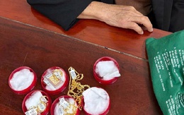 Phát hiện cụ bà 70 tuổi mang 19 chỉ vàng tới tiệm vàng giao dịch, công an lập tức ngăn chặn