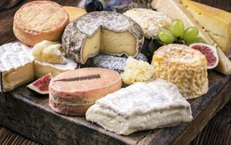 Vì sao người Pháp thích ăn phô mai nặng mùi?