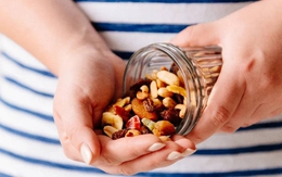 Danh sách 5 món ăn đêm "đỉnh nhất" giúp ngủ ngon, giảm mỡ, đặc biệt tốt cho người sau tuổi 55